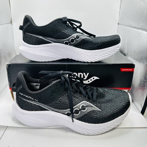 Saucony Kinvara 14 Shoes Women’s Black Sneakers Running Athletic Size 8.5 - Picture 2 of 7